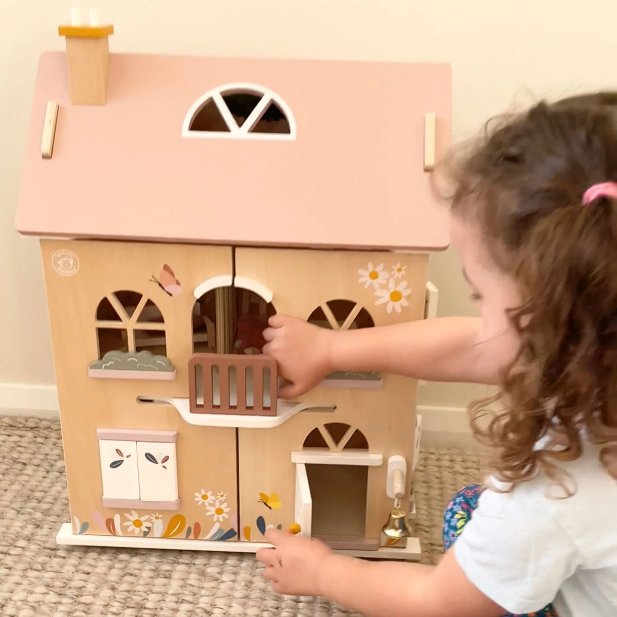 Speedy Monkey | Flower Cottage with Starter Furniture Set