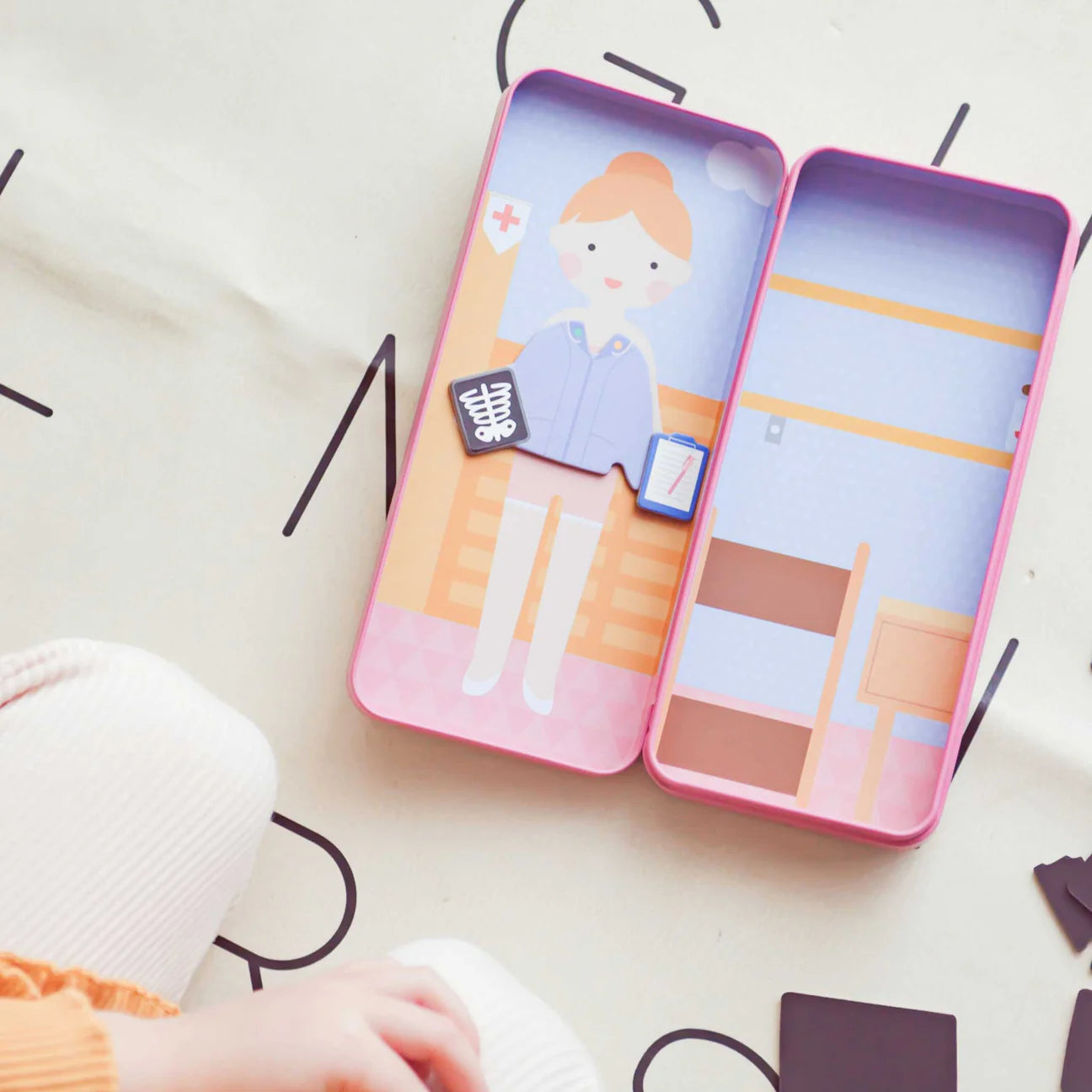 mierEdu - Travel Magnetic Box - Medical Professional