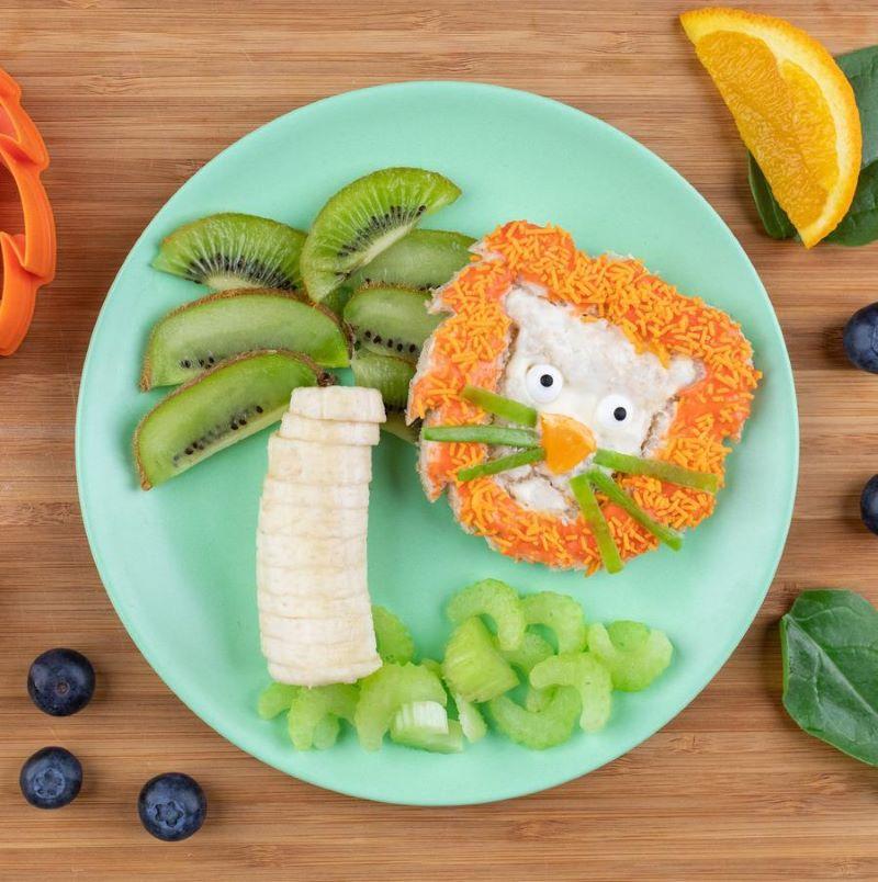 Lunch Punch | Sandwich Cutters - Lion